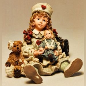 Boyds bear, and friends, Kathryn, Amanda, and Edmund